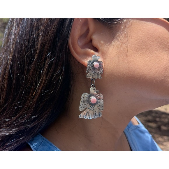 Handmade Navajo Sterling Silver Signed Earrings Thunderbird w Pink Conch Shell * - Picture 10 of 12